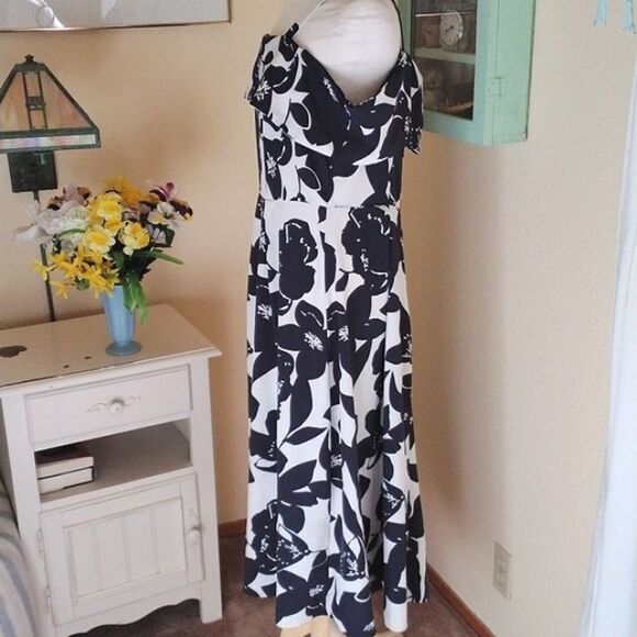 SHEIN Midi Dress - Picture 7 of 15